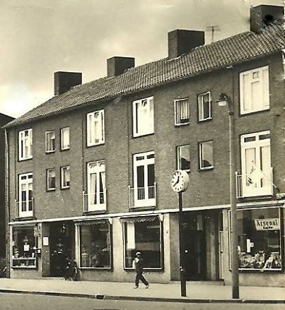 x2621x_winkels_dautzenbergstraat_klok_1951_1971.jpg